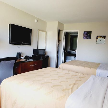 Cambridge Inn Oklahoma City Bagian luar foto