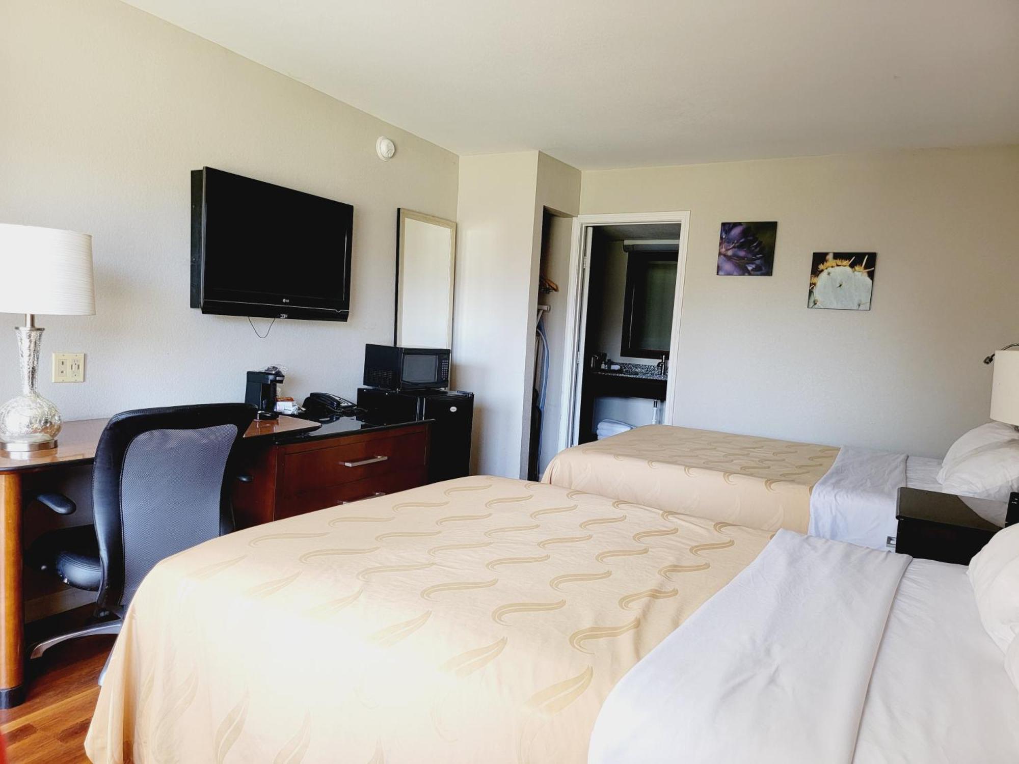 Cambridge Inn Oklahoma City Bagian luar foto